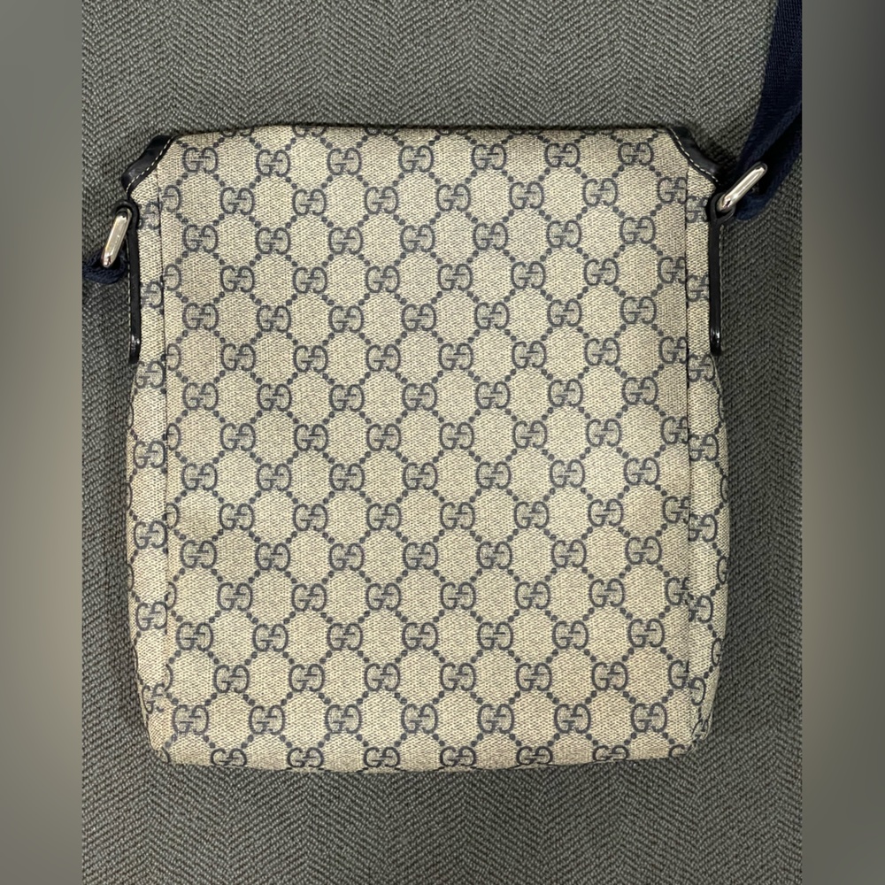 MEN GUCCI MONOGRAM SIDE BAG - Picture 6 of 8